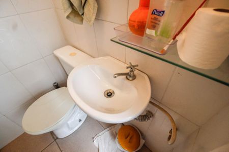 Casa à venda com 240m², 3 quartos e 4 vagasBanheiro de serviço