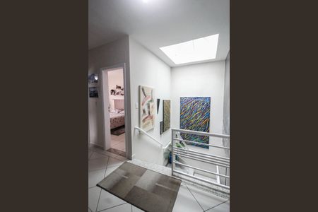 Casa à venda com 240m², 3 quartos e 4 vagasHall