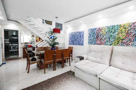 Casa à venda com 240m², 3 quartos e 4 vagasSala