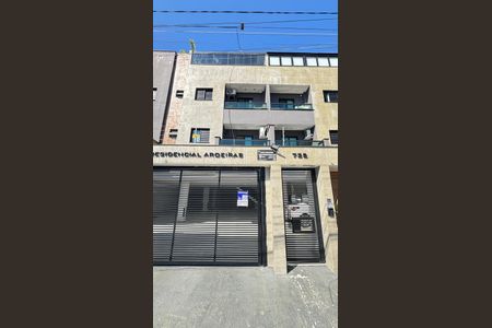 Apartamento à venda com 74m², 3 quartos e 2 vagas Apartamento à venda com 74m², 3 quartos e 2 vagasFachada