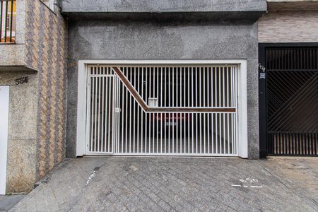 Casa à venda com 178m², 3 quartos e 2 vagas Casa à venda com 178m², 3 quartos e 2 vagasFachada