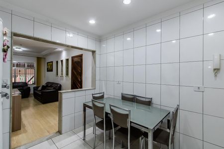 Casa à venda com 178m², 3 quartos e 2 vagas Casa à venda com 178m², 3 quartos e 2 vagasCozinha