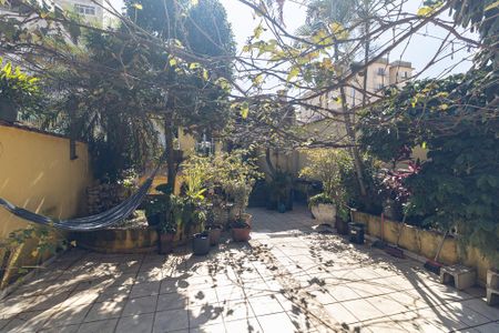 Casa à venda com 300m², 4 quartos e 6 vagasQuintal da Casa 1