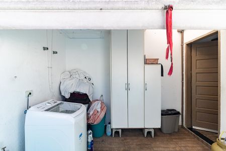 Casa à venda com 300m², 4 quartos e 6 vagasLavanderia da Casa 1