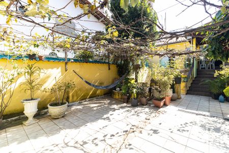 Casa à venda com 300m², 4 quartos e 6 vagasQuintal da Casa 1