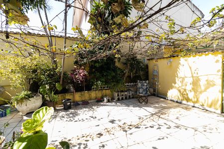 Casa à venda com 300m², 4 quartos e 6 vagasQuintal da Casa 1