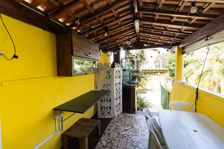 Casa à venda com 300m², 4 quartos e 6 vagasVaranda da Casa 1