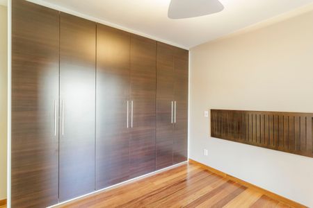 Apartamento à venda com 226m², 3 quartos e 4 vagasSuíte 2