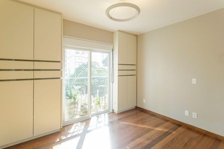 Apartamento à venda com 226m², 3 quartos e 4 vagasSuíte 1