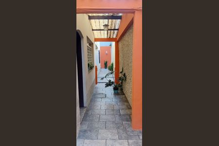 Casa de condomínio à venda com 160m², 3 quartos e 2 vagas Casa de condomínio à venda com 160m², 3 quartos e 2 vagasCorredor lateral