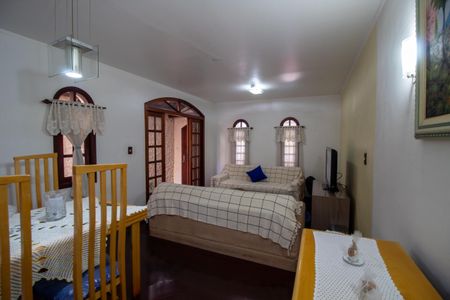 Casa de condomínio à venda com 160m², 3 quartos e 2 vagas Casa de condomínio à venda com 160m², 3 quartos e 2 vagasSala