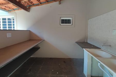 Casa à venda com 220m², 2 quartos e 2 vagas Casa à venda com 220m², 2 quartos e 2 vagasÁrea de Serviço