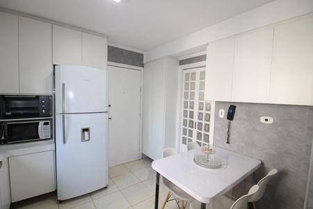Apartamento à venda com 100m², 3 quartos e 2 vagasCozinha