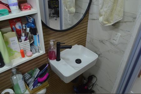 Casa de condomínio para alugar com 180m², 3 quartos e 3 vagas Casa de condomínio para alugar com 180m², 3 quartos e 3 vagasBanheiro da Suíte 2