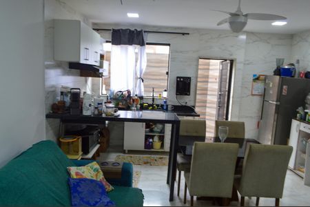 Casa de condomínio para alugar com 180m², 3 quartos e 3 vagas Casa de condomínio para alugar com 180m², 3 quartos e 3 vagasCozinha