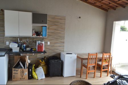 Casa de condomínio para alugar com 180m², 3 quartos e 3 vagas Casa de condomínio para alugar com 180m², 3 quartos e 3 vagasTerraço