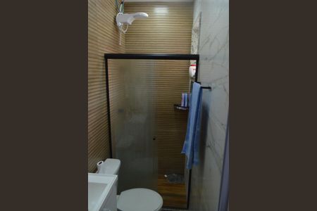 Casa de condomínio para alugar com 180m², 3 quartos e 3 vagas Casa de condomínio para alugar com 180m², 3 quartos e 3 vagasBanheiro da Suíte 1