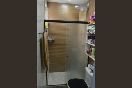 Casa de condomínio para alugar com 180m², 3 quartos e 3 vagas Casa de condomínio para alugar com 180m², 3 quartos e 3 vagasBanheiro da Suíte 2