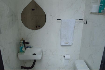 Casa de condomínio para alugar com 180m², 3 quartos e 3 vagas Casa de condomínio para alugar com 180m², 3 quartos e 3 vagasBanheiro de Serviço