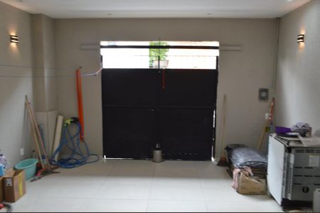 Casa de condomínio para alugar com 180m², 3 quartos e 3 vagas Casa de condomínio para alugar com 180m², 3 quartos e 3 vagasGaragem