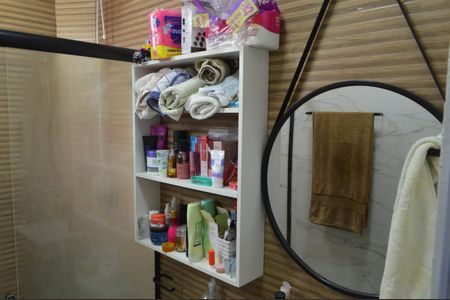 Casa de condomínio para alugar com 180m², 3 quartos e 3 vagas Casa de condomínio para alugar com 180m², 3 quartos e 3 vagasBanheiro da Suíte 2