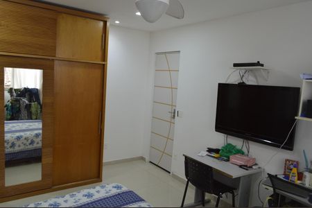 Casa de condomínio para alugar com 180m², 3 quartos e 3 vagas Casa de condomínio para alugar com 180m², 3 quartos e 3 vagasSuite 2