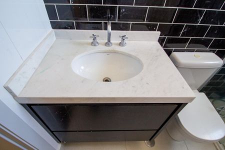 Apartamento para alugar com 197m², 3 quartos e 3 vagasBanheiro da Suíte 2