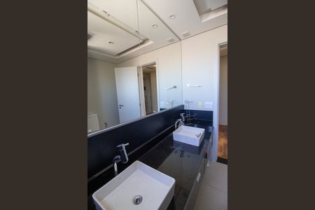 Apartamento para alugar com 197m², 3 quartos e 3 vagasBanheiro da Suíte 1