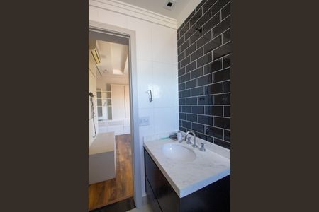 Apartamento para alugar com 197m², 3 quartos e 3 vagasBanheiro da Suíte 2