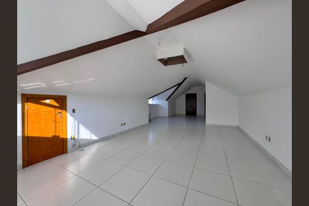Casa de condomínio à venda com 662m², 4 quartos e 2 vagasSótão