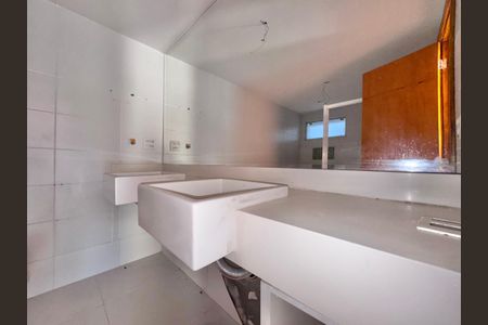 Casa de condomínio à venda com 662m², 4 quartos e 2 vagasSuíte 1 - Banheiro