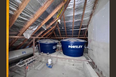 Casa de condomínio à venda com 662m², 4 quartos e 2 vagasSótão - Compartimento Caixa D´água