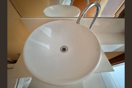 Casa de condomínio à venda com 662m², 4 quartos e 2 vagasLavabo