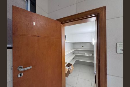 Casa de condomínio à venda com 662m², 4 quartos e 2 vagasCozinha - Despensa