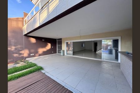 Casa de condomínio à venda com 662m², 4 quartos e 2 vagasÁrea externa