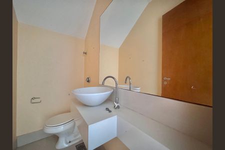 Casa de condomínio à venda com 662m², 4 quartos e 2 vagasLavabo