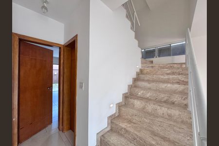 Casa de condomínio à venda com 662m², 4 quartos e 2 vagasSala