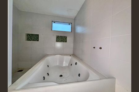 Casa de condomínio à venda com 662m², 4 quartos e 2 vagasSuíte 1 - Banheiro