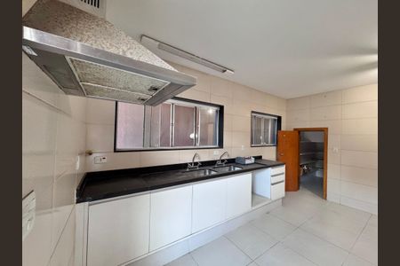 Casa de condomínio à venda com 662m², 4 quartos e 2 vagasCozinha