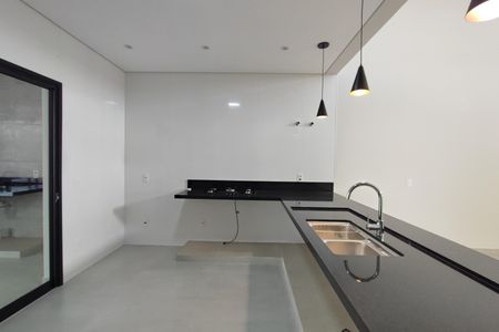 Casa de condomínio à venda com 200m², 3 quartos e 4 vagas Casa de condomínio à venda com 200m², 3 quartos e 4 vagasCozinha