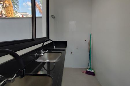 Casa de condomínio à venda com 200m², 3 quartos e 4 vagas Casa de condomínio à venda com 200m², 3 quartos e 4 vagasÁrea de Serviço