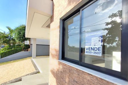 Casa de condomínio à venda com 200m², 3 quartos e 4 vagas Casa de condomínio à venda com 200m², 3 quartos e 4 vagasPlaca