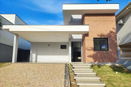 Casa de condomínio à venda com 200m², 3 quartos e 4 vagas Casa de condomínio à venda com 200m², 3 quartos e 4 vagasFachada - Garagem