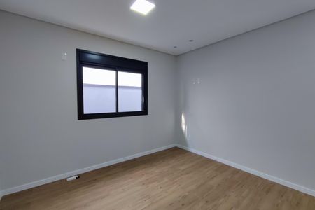 Casa de condomínio à venda com 200m², 3 quartos e 4 vagas Casa de condomínio à venda com 200m², 3 quartos e 4 vagasQuarto Suíte