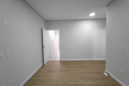 Casa de condomínio à venda com 200m², 3 quartos e 4 vagas Casa de condomínio à venda com 200m², 3 quartos e 4 vagasQuarto Suíte 3