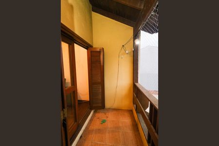 Casa à venda com 300m², 4 quartos e 4 vagasSacada da Sala 2