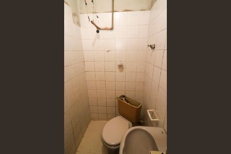 Casa à venda com 300m², 4 quartos e 4 vagasBanheiro da Suíte 2