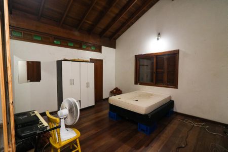 Casa à venda com 300m², 4 quartos e 4 vagasSuíte 2