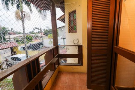 Casa à venda com 300m², 4 quartos e 4 vagasSacada da Sala 2