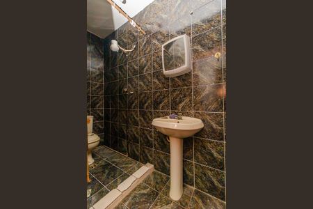 Casa para alugar com 300m², 4 quartos e 4 vagas Casa para alugar com 300m², 4 quartos e 4 vagasBanheiro Social